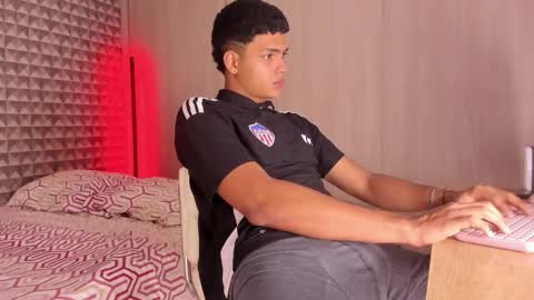 Snapshot of keinner_bigdick chatting on March 2026 10:49:01 PM KEINNER online show from March 2026 10:49:01 PM