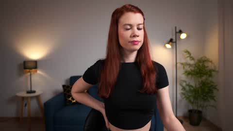 keira_knight online show from February 2025 10:34:01 PM