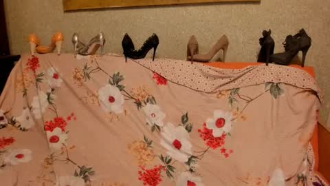 Snapshot of keira_neill chatting on October 2025 04:24:01 AM Kenya online show from October 2025 04:24:01 AM