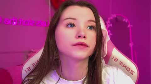 Keira online show from February 2026 06:45:01 PM