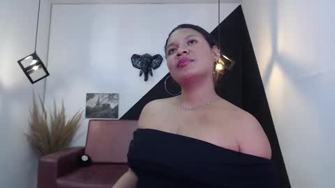 Snapshot of keiraluna chatting on December 2025 07:54:02 PM online show from December 2025 07:54:02 PM