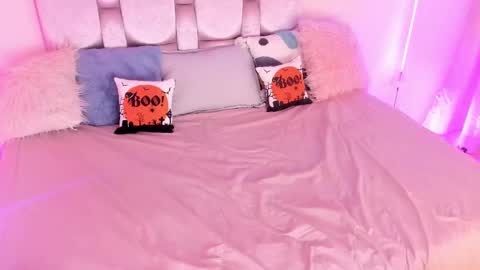 Keisy  online show from October 2025 02:58:02 PM