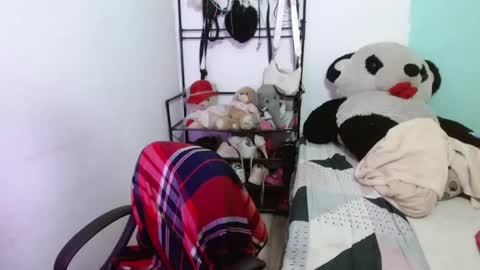 Snapshot of keity_russo03 chatting on December 2025 08:48:01 PM annie rosse16 online show from December 2025 08:48:01 PM