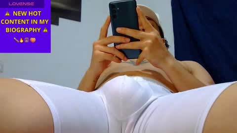 Snapshot of keivid_2303 chatting on January 2025 01:04:01 AM david online show from January 2025 01:04:01 AM