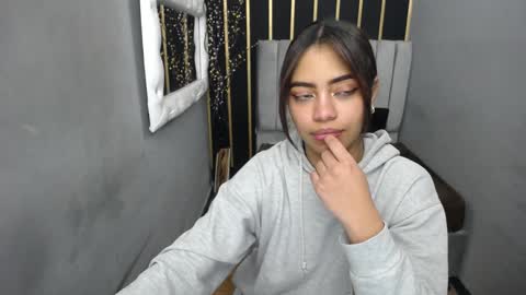  K E I Z Y  online show from December 2024 07:08:02 PM