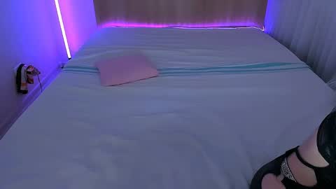 Snapshot of kellefox chatting on April 2026 06:11:02 AM Linda online show from April 2026 06:11:02 AM