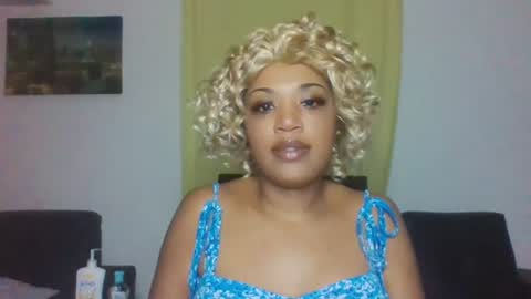 Snapshot of kelliecapri chatting on June 2026 05:12:01 AM Kellie online show from June 2026 05:12:01 AM