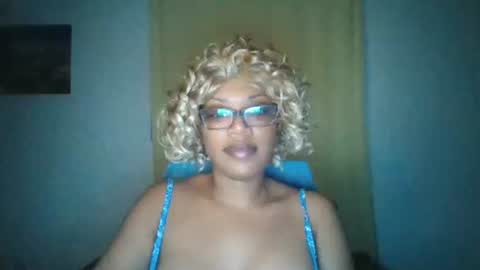 Snapshot of kelliecapri chatting on July 2026 09:28:01 AM Kellie online show from July 2026 09:28:01 AM