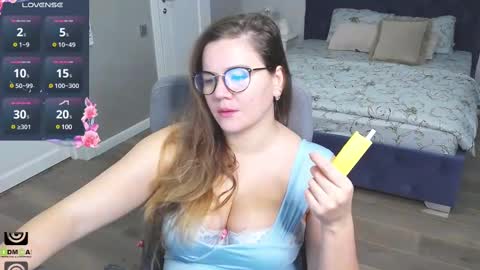 Snapshot of kellielowie chatting on January 2025 08:18:02 AM kellielowie online show from January 2025 08:18:02 AM