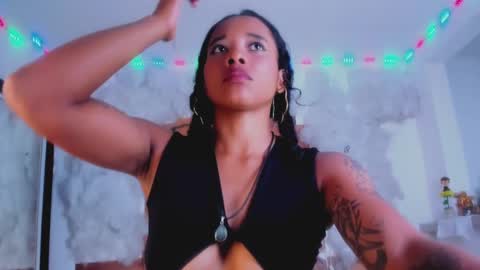 kelly__thomson online show from February 2025 12:46:01 AM