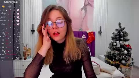 Snapshot of kelly_cuutie chatting on January 2025 01:27:01 AM Kelly online show from January 2025 01:27:01 AM