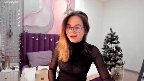 Snapshot of kelly_cuutie chatting on January 2025 12:49:01 AM Kelly online show from January 2025 12:49:01 AM