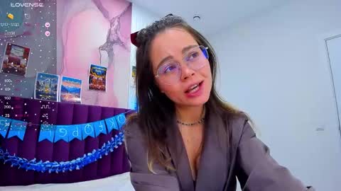 Snapshot of kelly_cuutie chatting on October 2025 12:52:01 AM Kelly online show from October 2025 12:52:01 AM