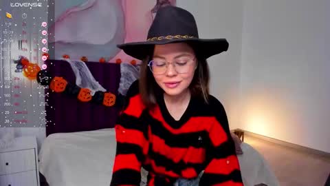 Snapshot of kelly_cuutie chatting on October 2025 01:02:02 AM Kelly online show from October 2025 01:02:02 AM