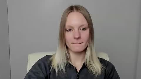 Kelly online show from October 2025 12:14:02 PM