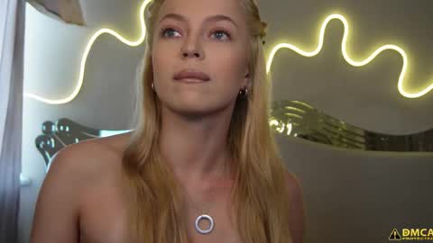 Kelly online show from September 2025 05:20:01 AM