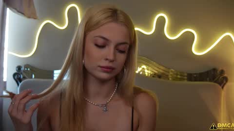 Kelly online show from September 2025 05:22:02 AM