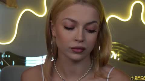 Kelly online show from September 2025 05:24:01 AM