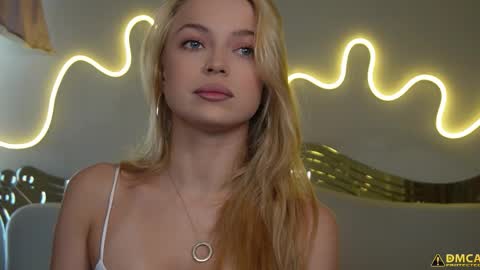 Kelly online show from October 2025 05:16:02 AM