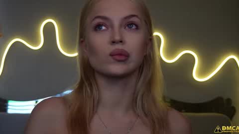 Kelly online show from October 2025 05:41:02 AM