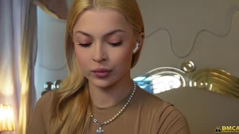 Kelly online show from October 2025 05:37:02 AM