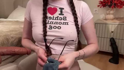 Kelly online show from September 2025 03:01:01 PM