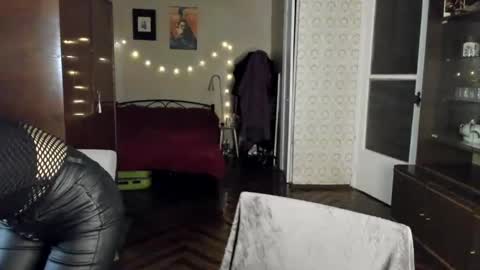 Snapshot of kellydark0111 chatting on December 2024 03:55:02 PM Mistress online show from December 2024 03:55:02 PM