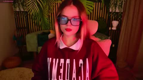 Snapshot of kellyhayden chatting on December 2025 06:24:02 PM Kelly online show from December 2025 06:24:02 PM