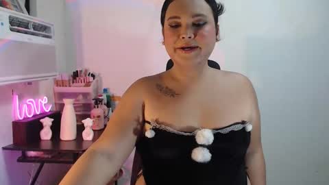 Snapshot of kellys_hot_assxx chatting on June 2026 05:19:01 PM KELLY MCDOLEN online show from June 2026 05:19:01 PM