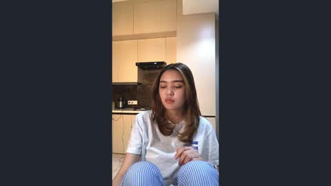 Luna online show from April 2026 07:58:02 PM