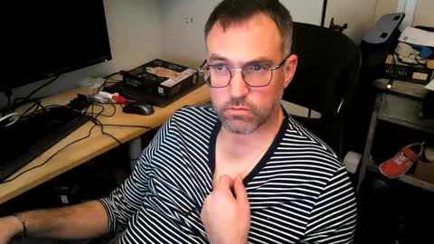 Snapshot of kelvin06133 chatting on January 2025 08:13:01 PM kelvin06133 online show from January 2025 08:13:01 PM