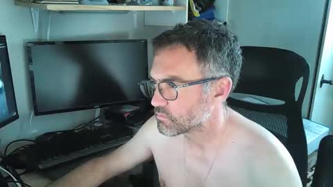 kelvin06133 online show from May 2026 12:43:02 PM