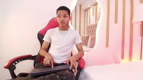 Kelvin online show from April 2026 12:35:01 PM