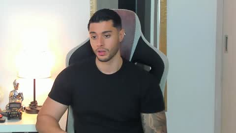 ken_mailik online show from May 2026 11:33:01 PM