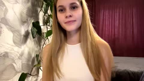 Snapshot of kendalcastellion chatting on February 2026 12:04:01 PM I am NikaCan we hit 10 Thumbs Up online show from February 2026 12:04:01 PM