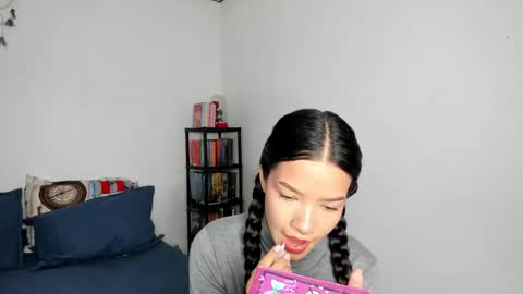 Kendal online show from February 2025 02:59:01 PM