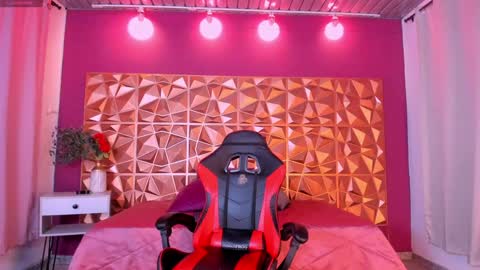 Kendall online show from January 2025 12:22:02 PM