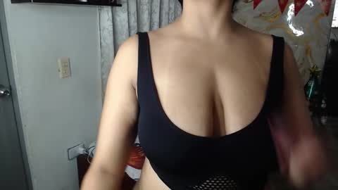 Snapshot of kendall_morry chatting on December 2025 05:47:01 AM kendall online show from December 2025 05:47:01 AM