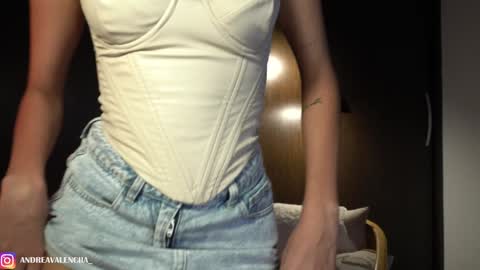 Snapshot of kendall_ruiiz chatting on January 2025 03:47:01 AM Andrea online show from January 2025 03:47:01 AM