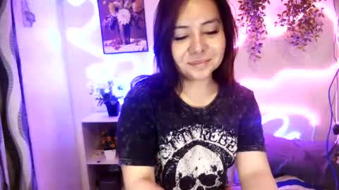 Snapshot of kendall_snow chatting on June 2026 07:14:01 AM kendall_snow online show from June 2026 07:14:01 AM