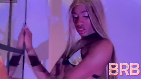 kendallgil_ online show from October 2025 05:00:02 AM