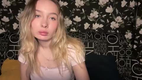 Snapshot of kendallperkins chatting on November 2025 09:25:02 PM Kendall online show from November 2025 09:25:02 PM