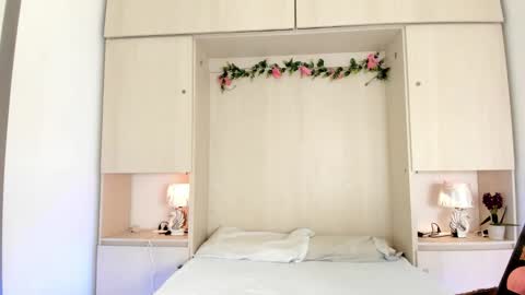 Kendal online show from March 2026 12:12:02 PM