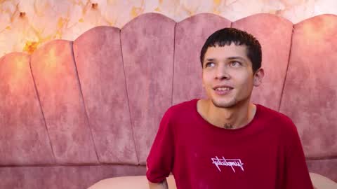 Snapshot of kendalltaylorr chatting on October 2025 12:22:02 PM Kendall and Taylor online show from October 2025 12:22:02 PM