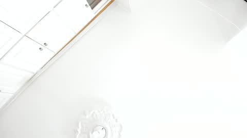 Kendal  online show from December 2024 05:47:02 PM