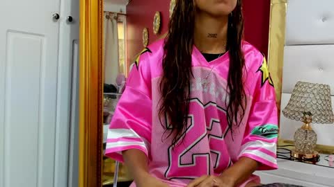 Kendal  online show from December 2024 03:35:01 PM