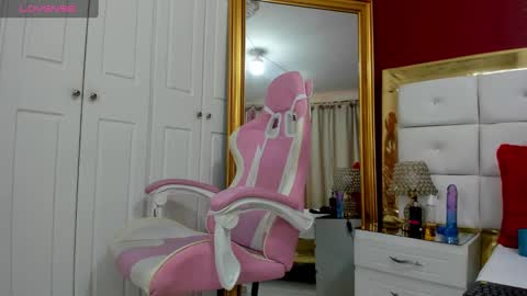 Kendal  online show from January 2025 03:21:01 PM