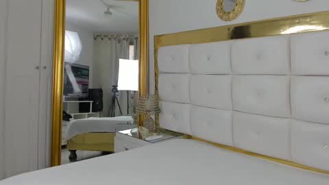 Kendal  online show from March 2025 01:31:02 PM