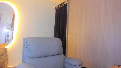 kendel_dimitri online show from February 2025 04:35:02 AM