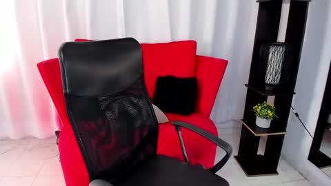 Kendra Hot online show from May 2026 01:07:02 PM